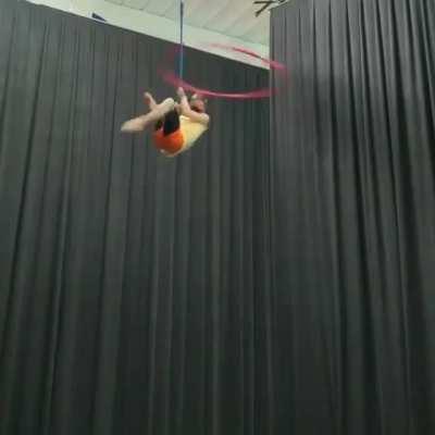 I don't know what the hell is going on here but I've never seen it before and I guess it's difficult.