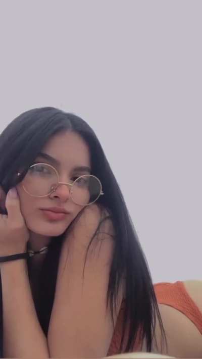 Un buen oral y a romperle la cola 🍑