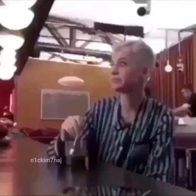 no miss fortune skin ? 🥺 nhaaaaaaaw 😭😭😭😭 after queem fortune suprassed by fagreal on her most skin count.... really 🥺