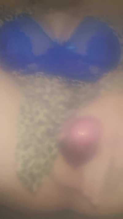 A BIG cumshot is what I do on a saturday evening (: