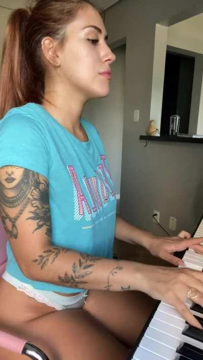 Looks like your fuckdoll came with different skins😅