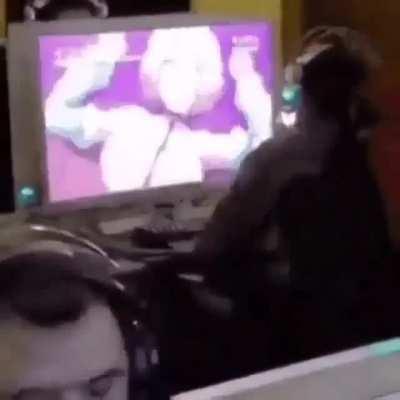 Yo en el ciber☺😋