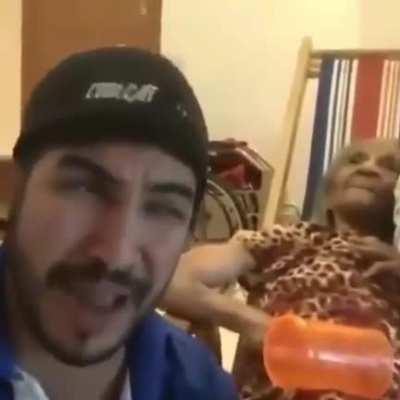 vc vai comigo tomar sol