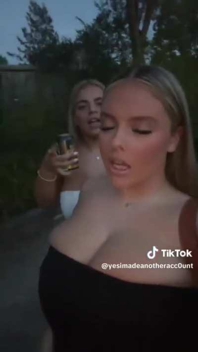 Blonde bimbos