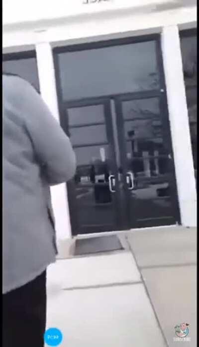 Man walks in police station armed with assault rifle and wearing bulletproof vest