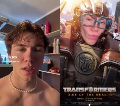 The Skyler White dude saw the poster 💀💀