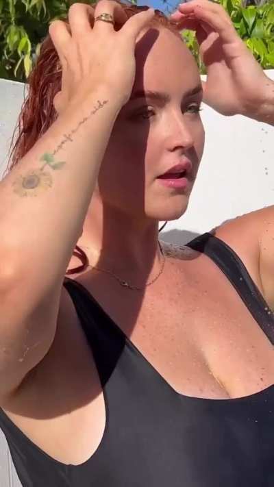 Bonnie James (@bonnierebecca)