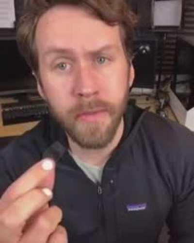 Лайфхак как беспалевно попивать алкоголь во время деловых звонков онлайн