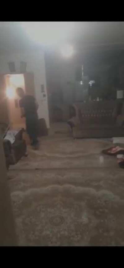 2 Pakistani fight... WTF!!!