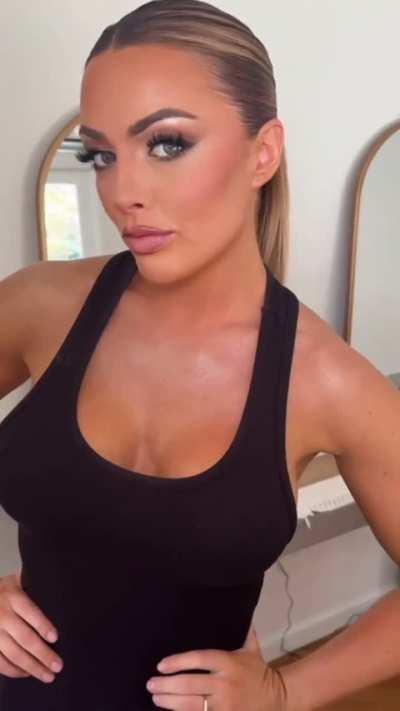 Sultry, radiant glam on the gorgeous Mandy Rose