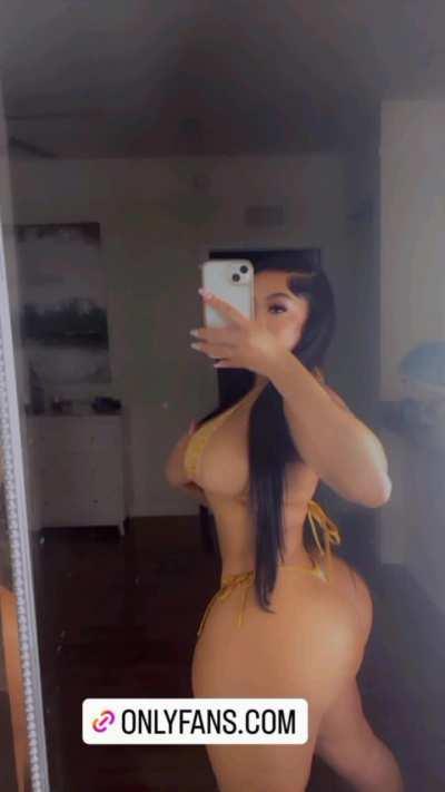 Caribbeancurrls 🍑🤳🏽