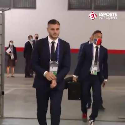 Neymar ja chegou embrazado