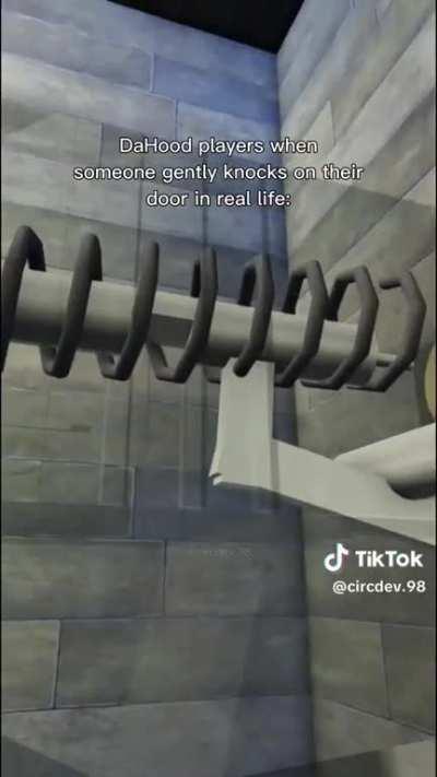 Da Hood players when someone gently knocks on their door