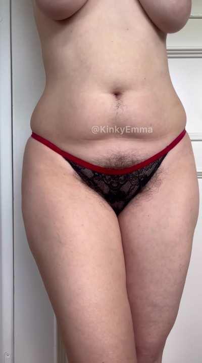 I love these tiny thongs in combination with my big bush and wide hips! 