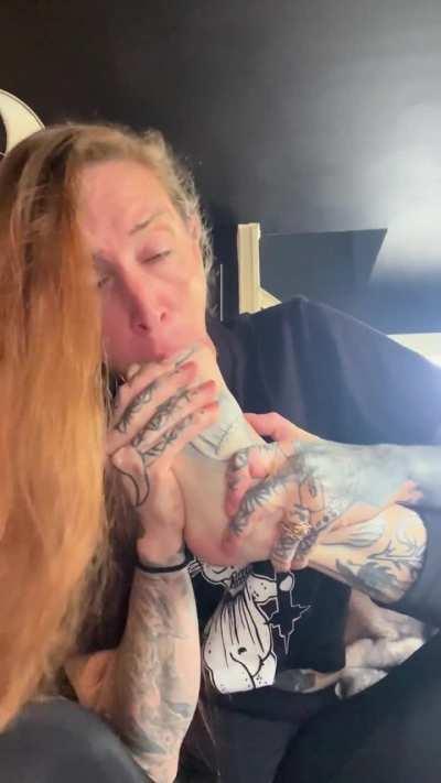 Watch to see what happens with the toe ring 💍