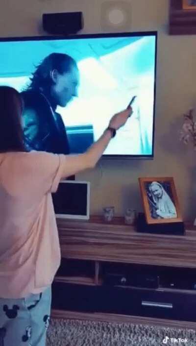 Loki likes to see meme :D