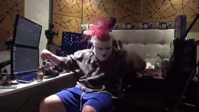 Footage of an autistic helicopter trying to take flight 😂😂