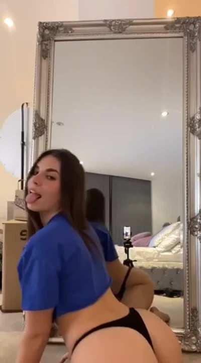 STAINING🥵🥵 ASS👅