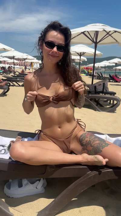 Getting nude for random men turns me on