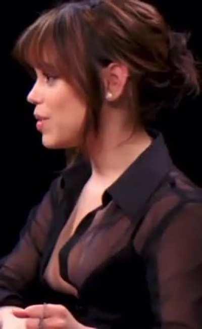 Jenna Ortega on Hot Ones