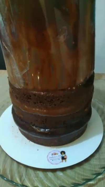 To make a trendy molten chocolate cake