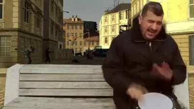 street musician in city 17 under war be like.