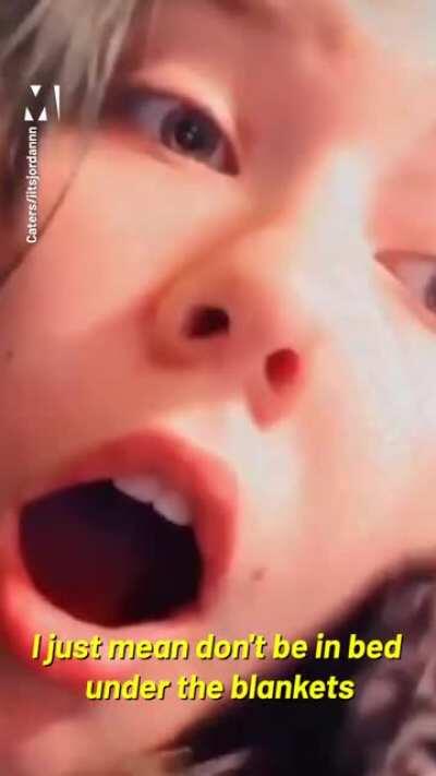 This girl forgot to turn off the mic during zoom call