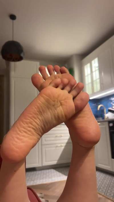 Look at my soles 👀