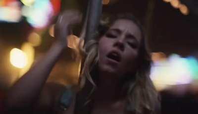 cassie orgasm in the carousel