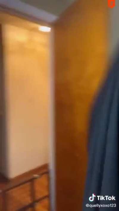 Showing mom the Halloween costume (@quellyxoxo123) [Tiktok]