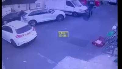 Small Heath(Area 10) Birmingham broad daylight shooting. His boy try to stop  him from catching an m charge 