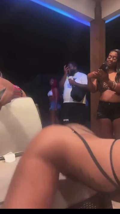 Eisha lil ass so fat