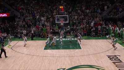 [Highlight] Wesley Matthews knocks down the three to give the Bucks their first lead of the game with 30.3 seconds left