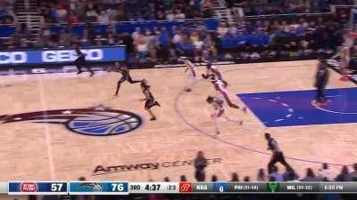 [Highlight] Markelle Fultz gets the steal and throws down the windmill slam in transition!