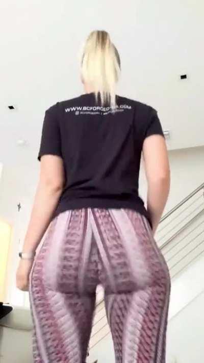 Juicy Jen  🤤🤤🤤