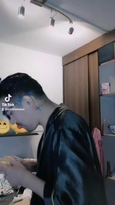 Can anyone tell me what's going on here?