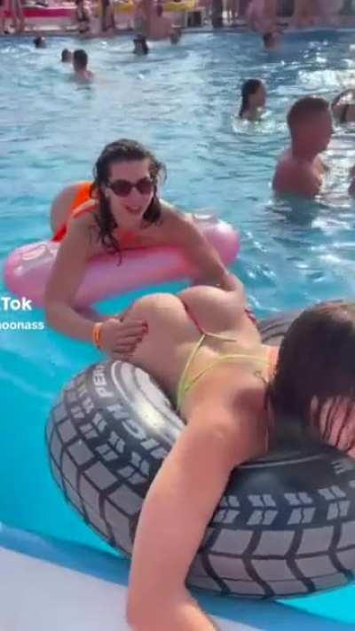 @moonassm waterpark trip