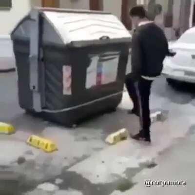 Don't know what to call this post but its garbage