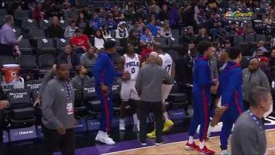 [Highlight] De'Aaron Fox gets locked in the screen animation, Tyrese Maxey takes advantage.