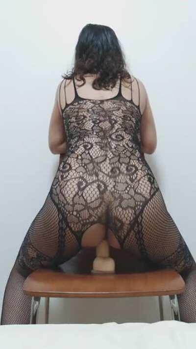 A few has been requesting this as it was deleted by gfycat. Also decided to upload the longer version. Hope you'll enjoy & I might do the (F)rontal if you like. 😋