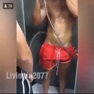 Never take shower with your frnds. 😂😂