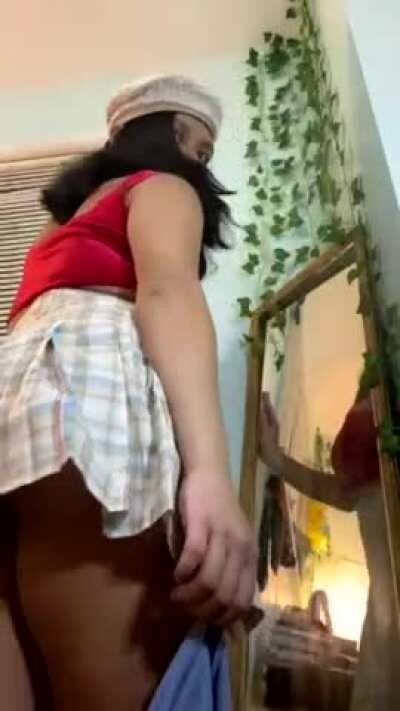 Do you like a thick, naughty 22yo Filipina? 😉