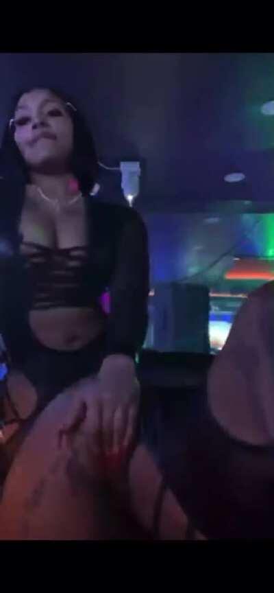 My fucking god😭😭😭😩