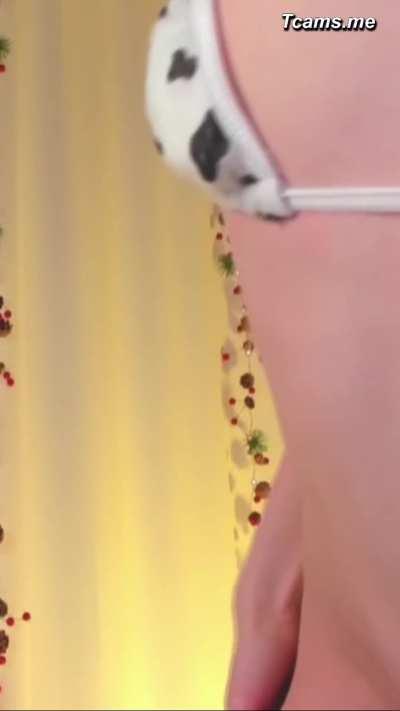 Do I look good with my sexy outfit?