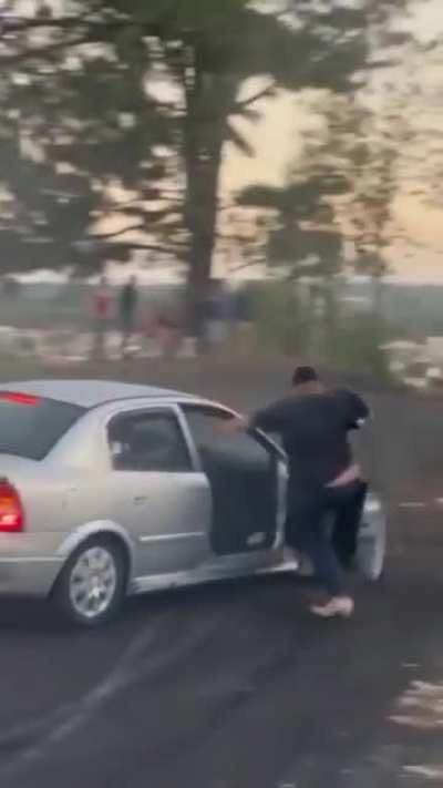 WCGW showing off outside a moving car