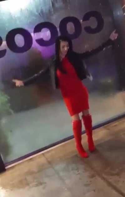 Hmc as I walk to the dance floor