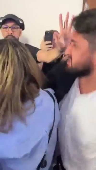 Imagens mais claras do soco que assessor de Nunes levou após Marçal ser expulso do debate