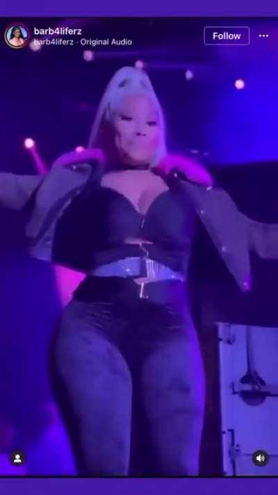 Nicki Minaj @nickiminaj 💜