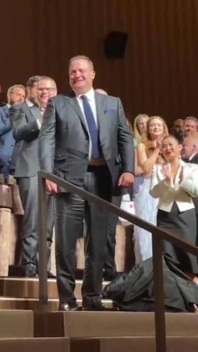 brendan fraser moved to tears as he receives a 6 minute standing ovation during the premiere of 'the whale'