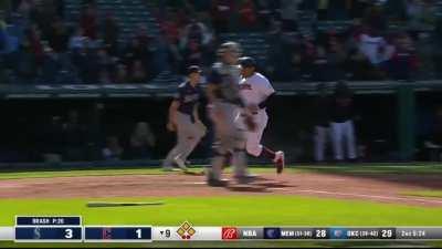 [Highlight] Will Brennan hits a game-tying two-run double off of Hernandez’s glove with 2 outs in the 9th